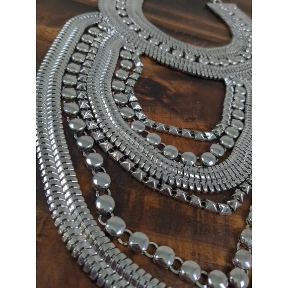 Choker Bib‎ Style Necklace w Matching Clip On Earrings, Silver Tone, Chunky - Picture 6 of 6